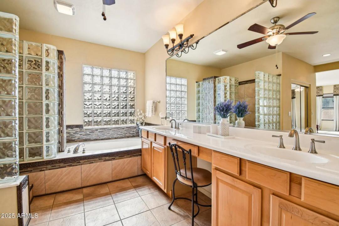 Real Estate Picture 22