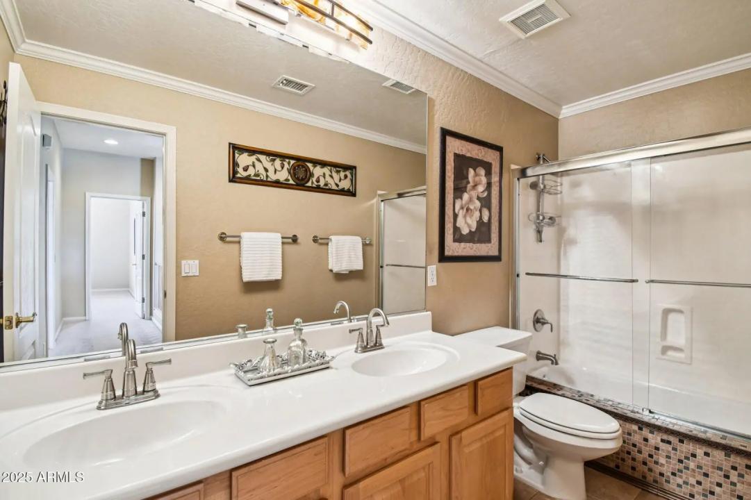 Real Estate Picture 26