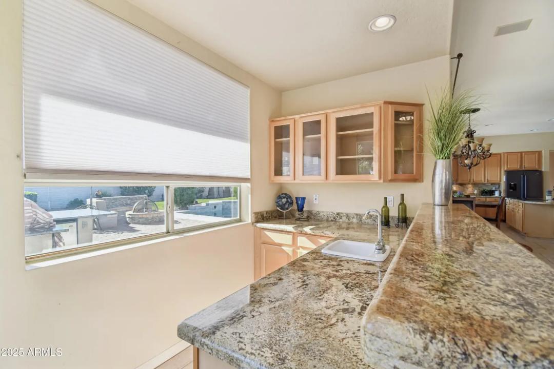 Real Estate Picture 14