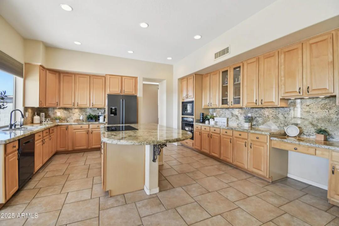 Real Estate Picture 6