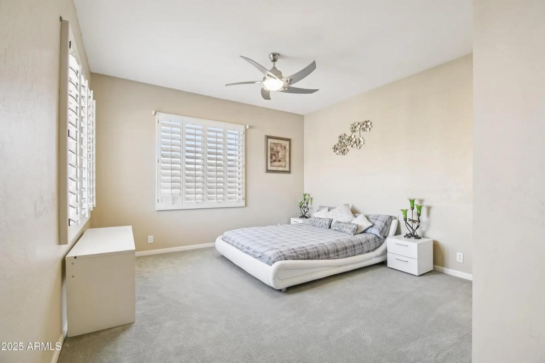 Real Estate Picture 24