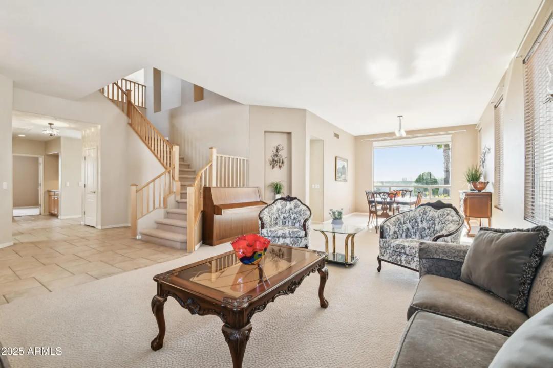 Real Estate Picture 8