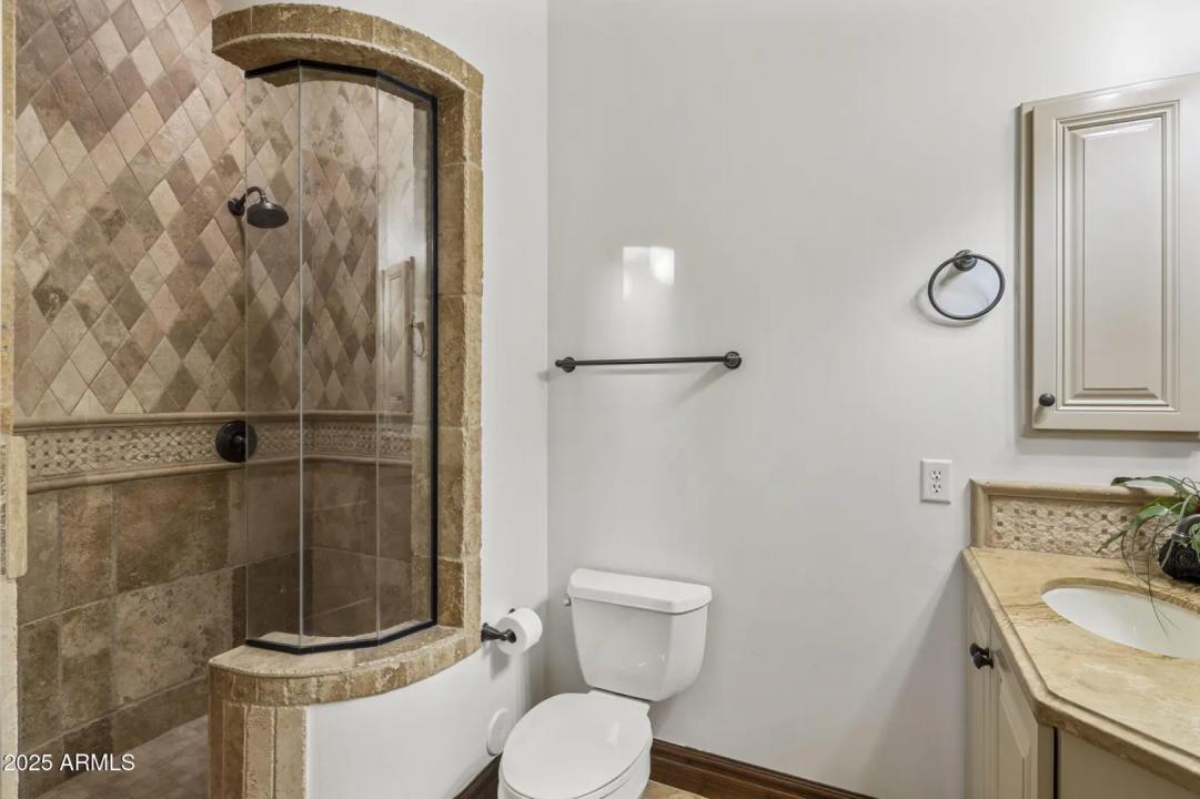 Real Estate Picture 30