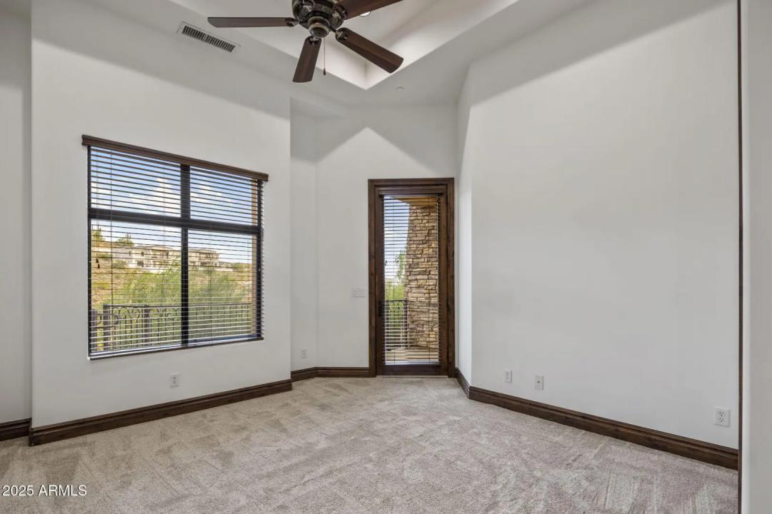 Real Estate Picture 33