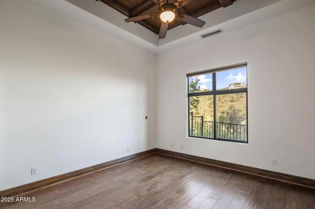 Real Estate Picture 38