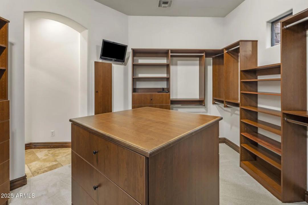 Real Estate Picture 50