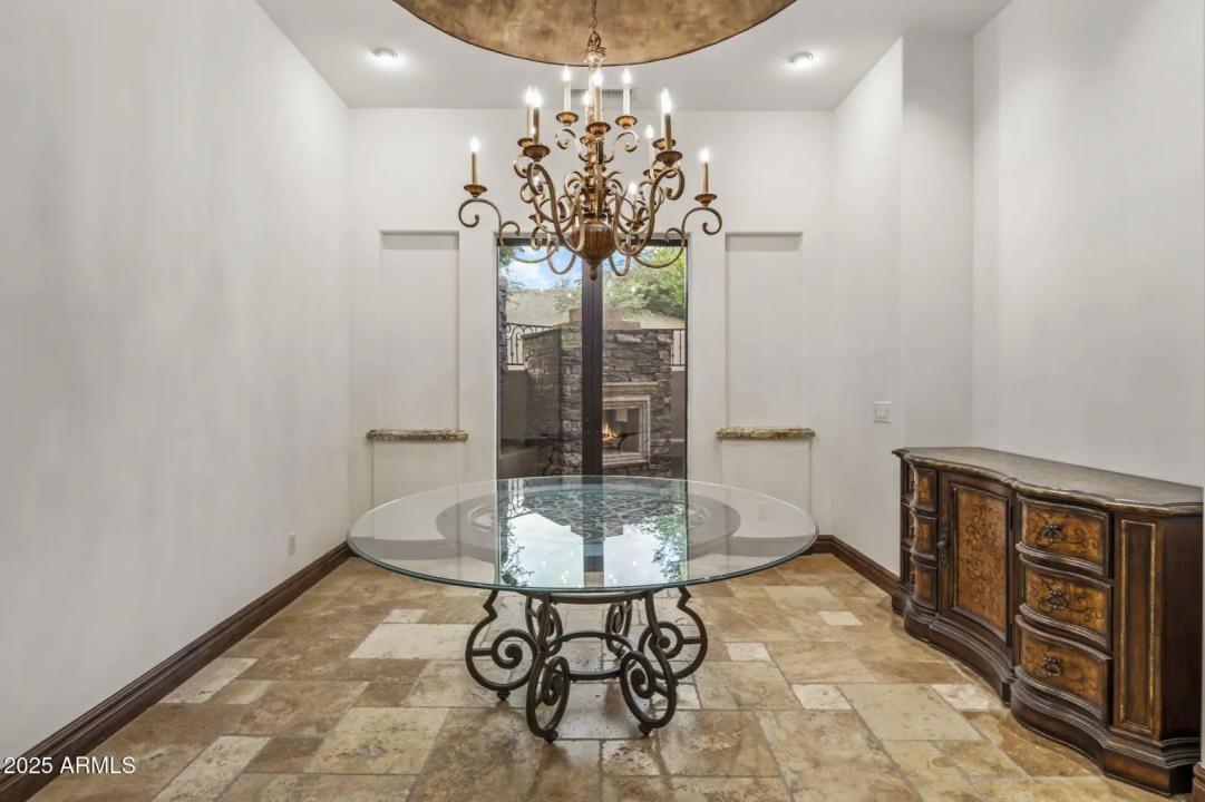 Real Estate Picture 8