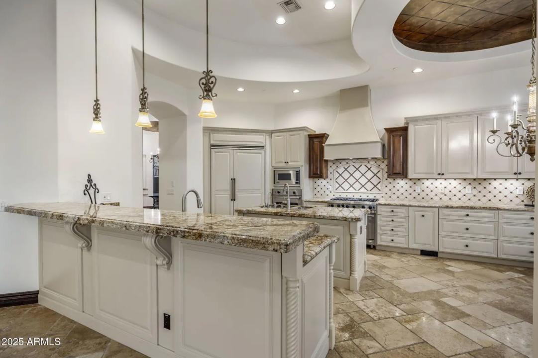 Real Estate Picture 15