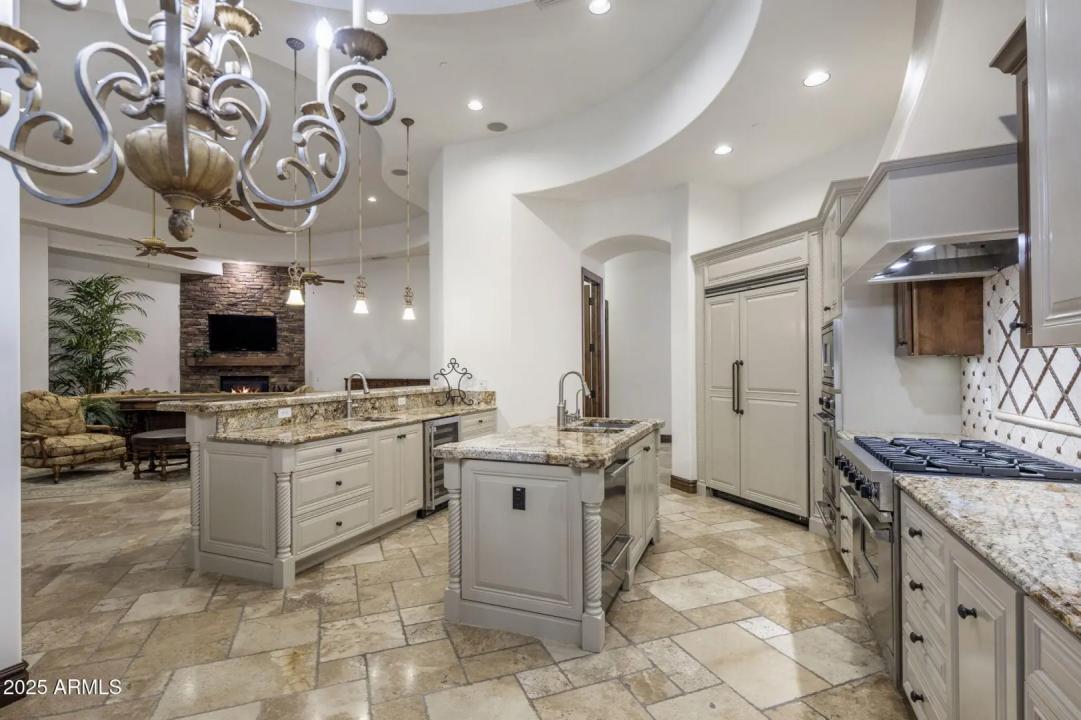 Real Estate Picture 18