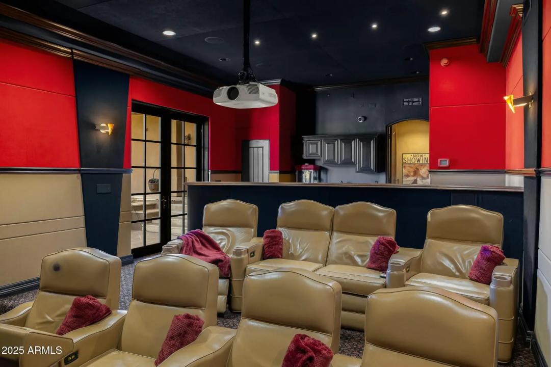 Real Estate Picture 14