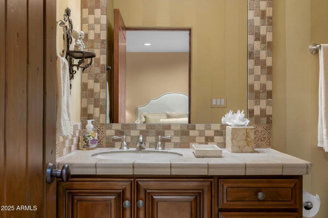 Real Estate Picture 23