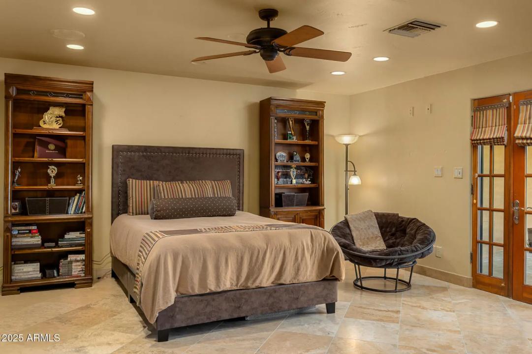 Real Estate Picture 24