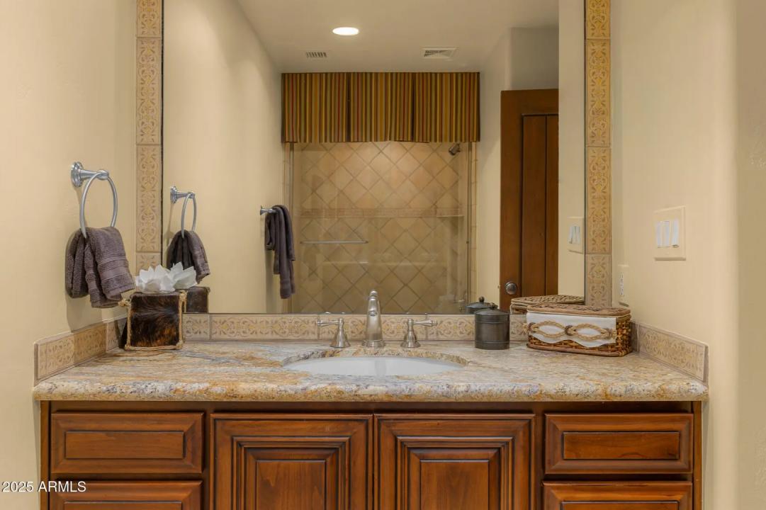 Real Estate Picture 25