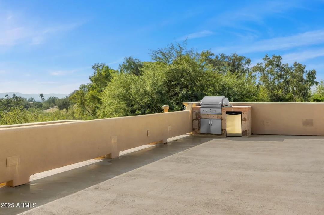 Real Estate Picture 30