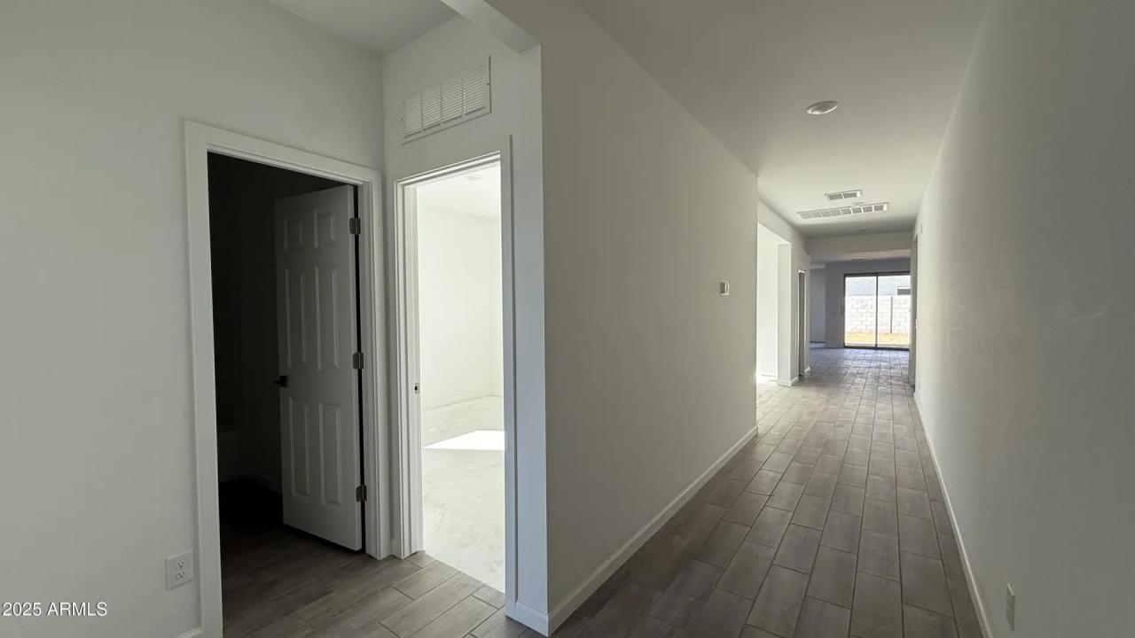 Real Estate Picture 3