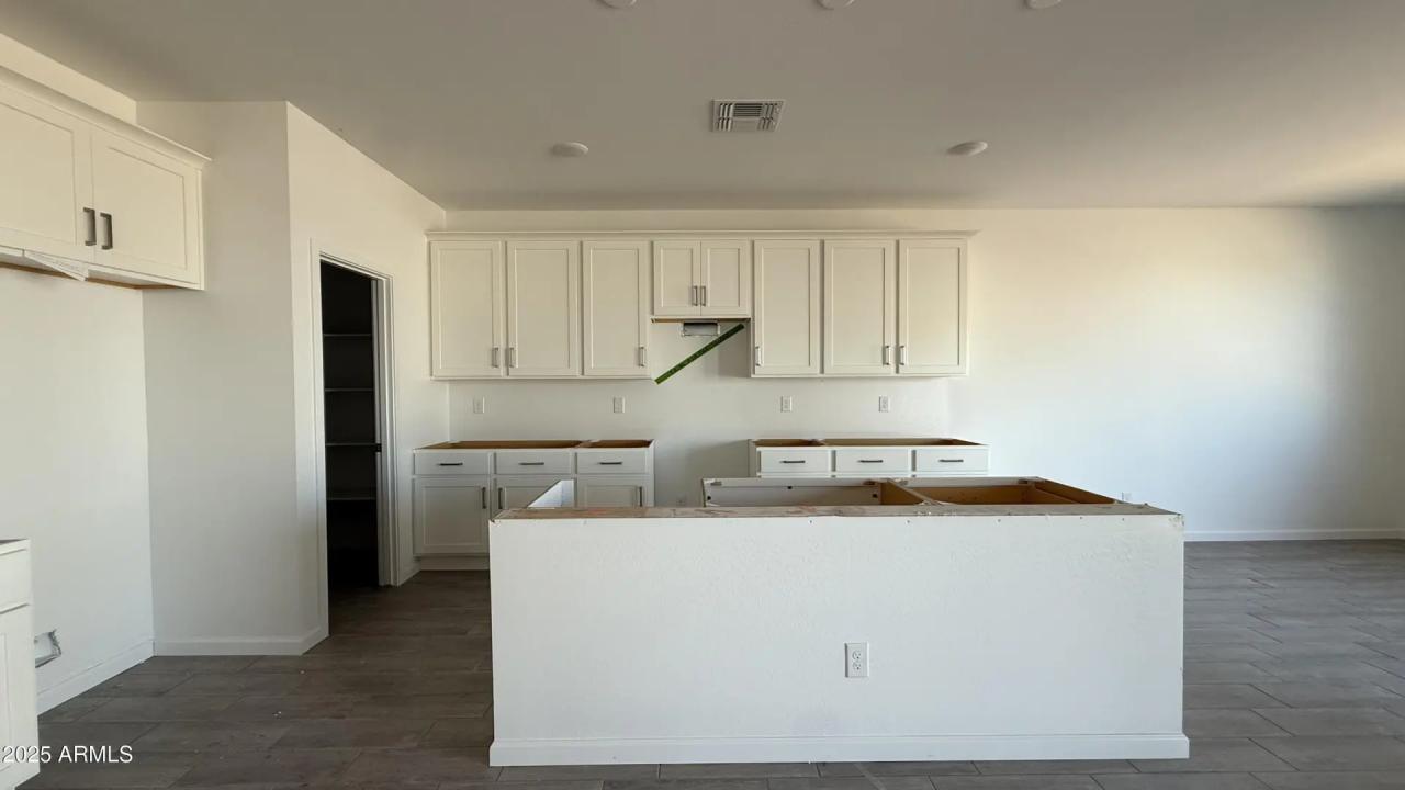 Real Estate Picture 10