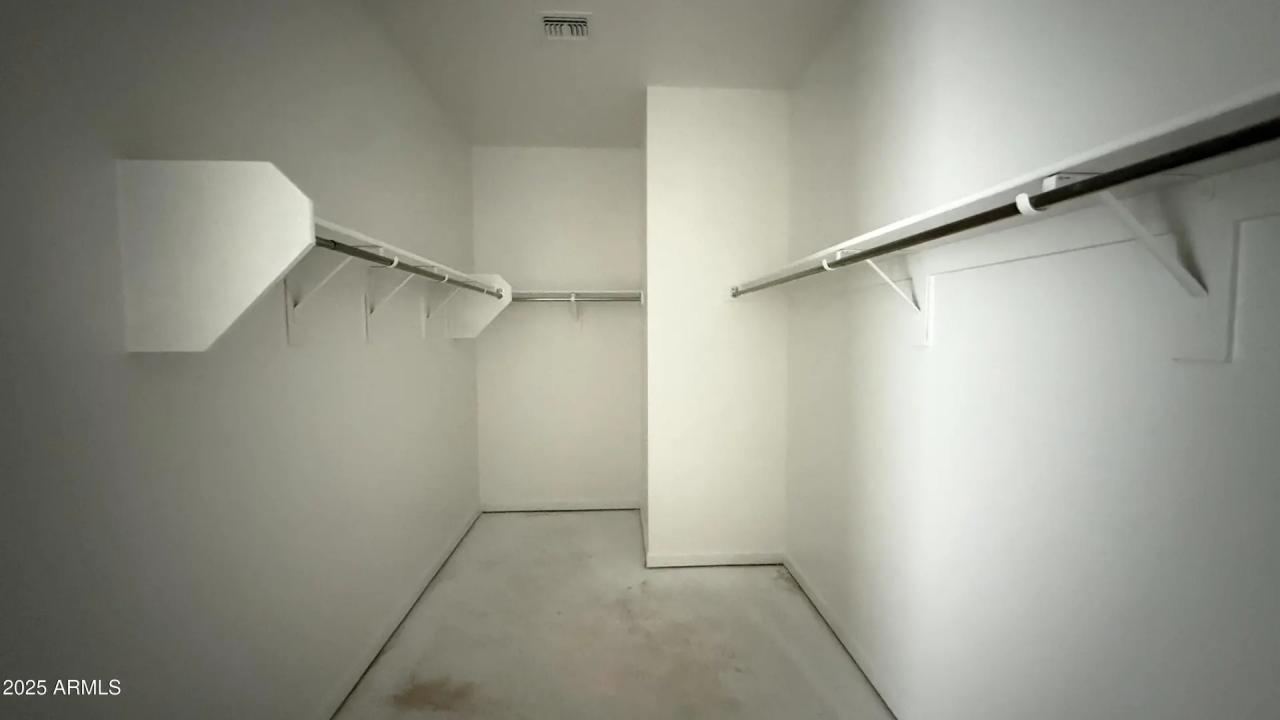 Real Estate Picture 17