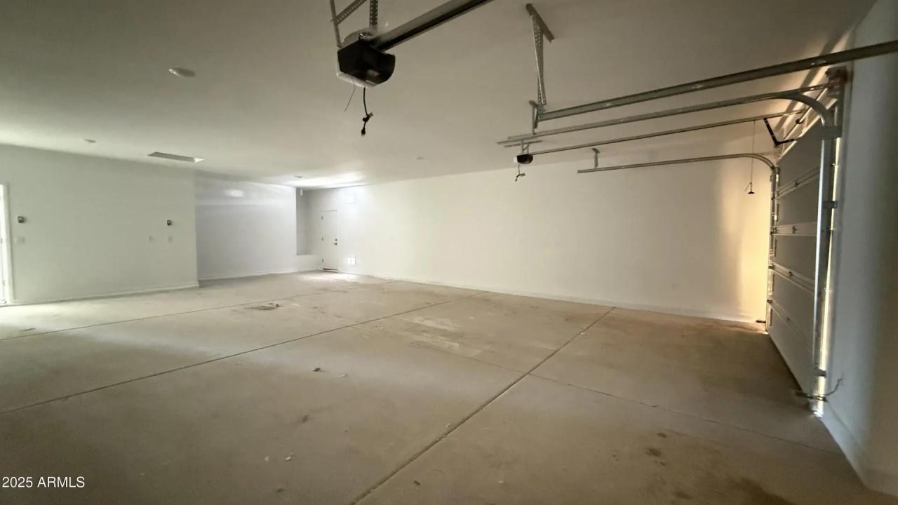 Real Estate Picture 24