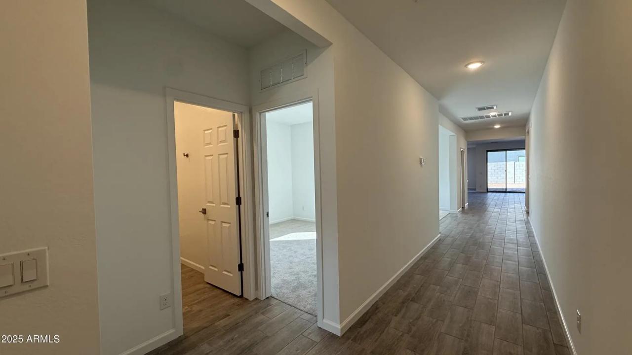 Real Estate Picture 4