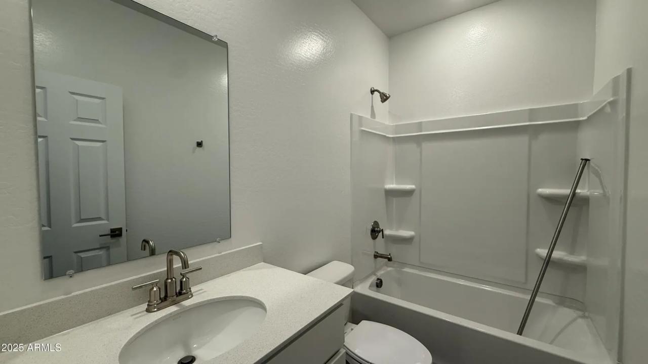 Real Estate Picture 7