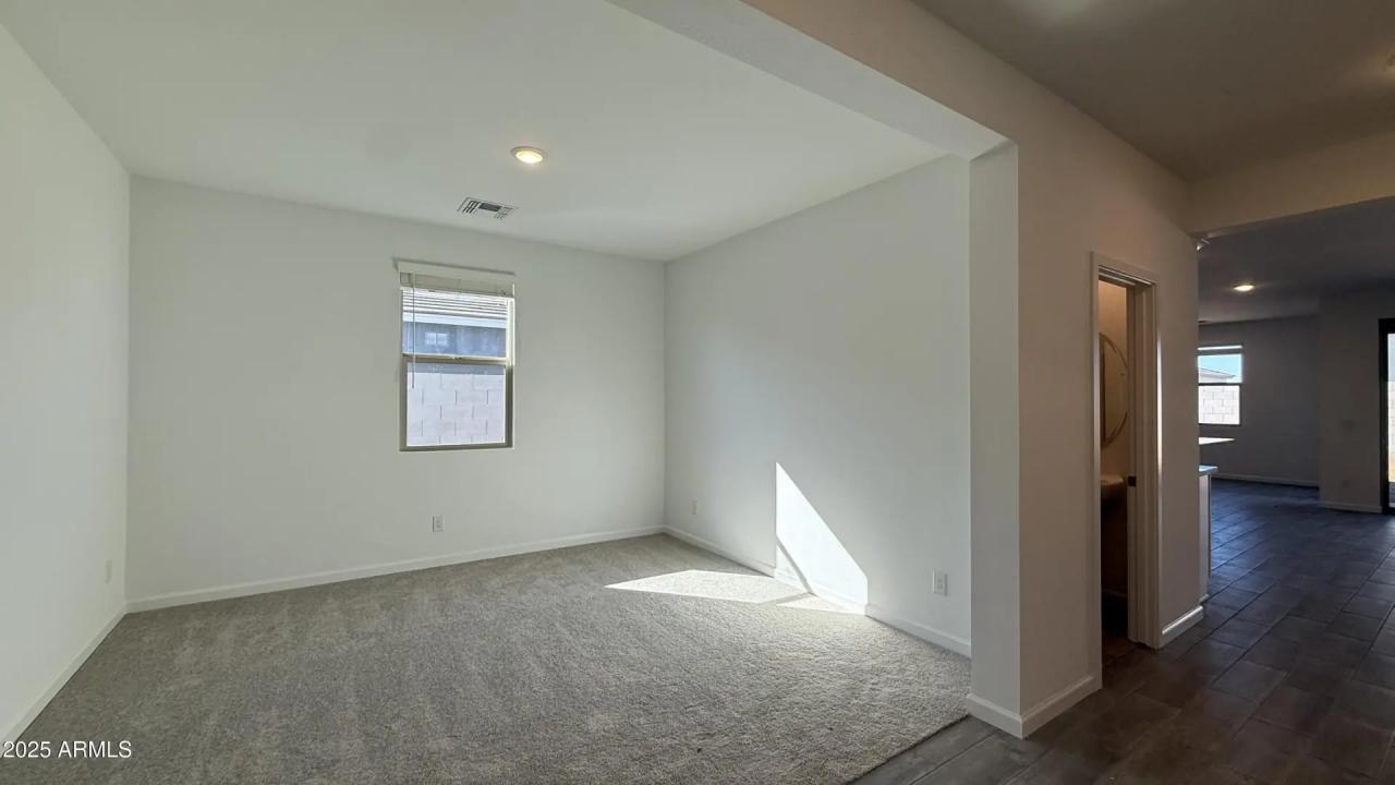 Real Estate Picture 10