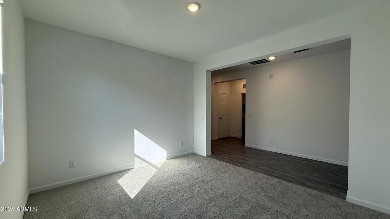 Real Estate Picture 11