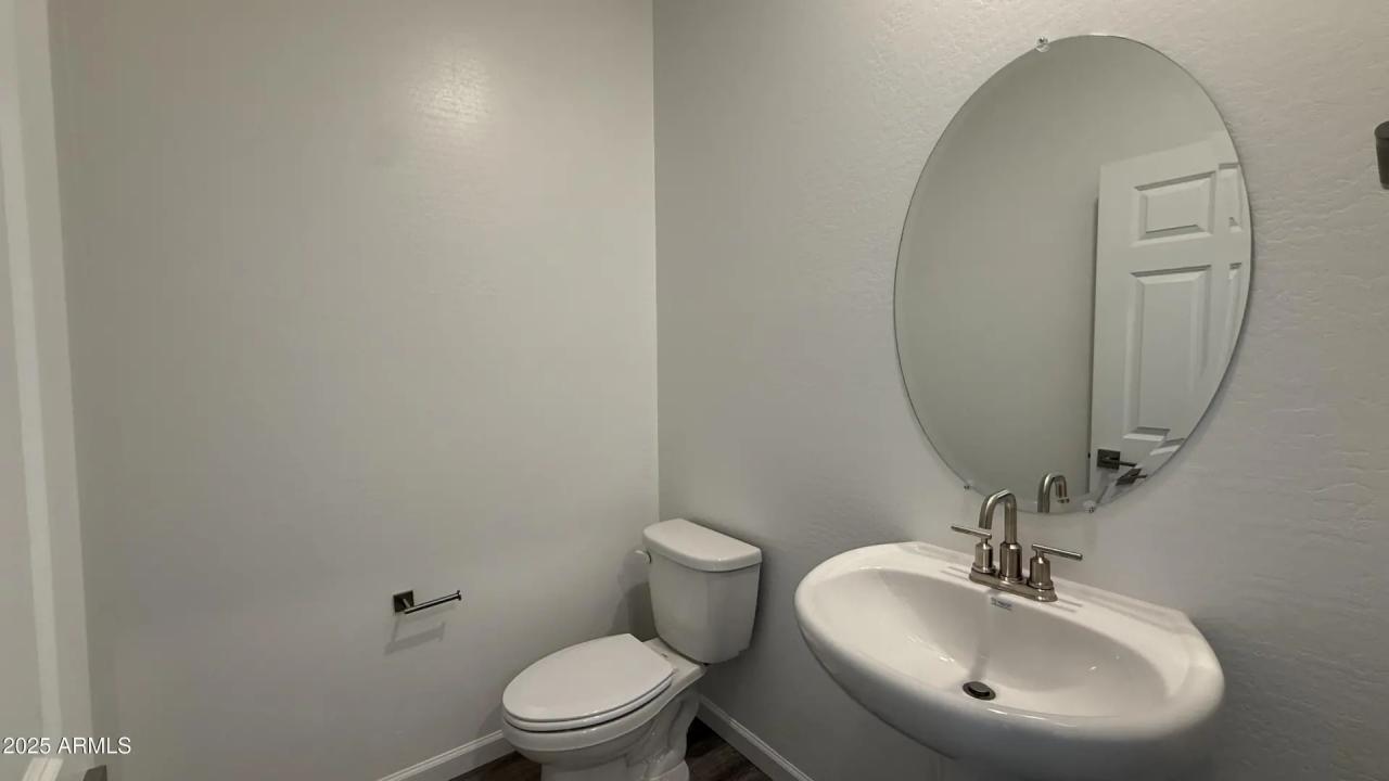 Real Estate Picture 12