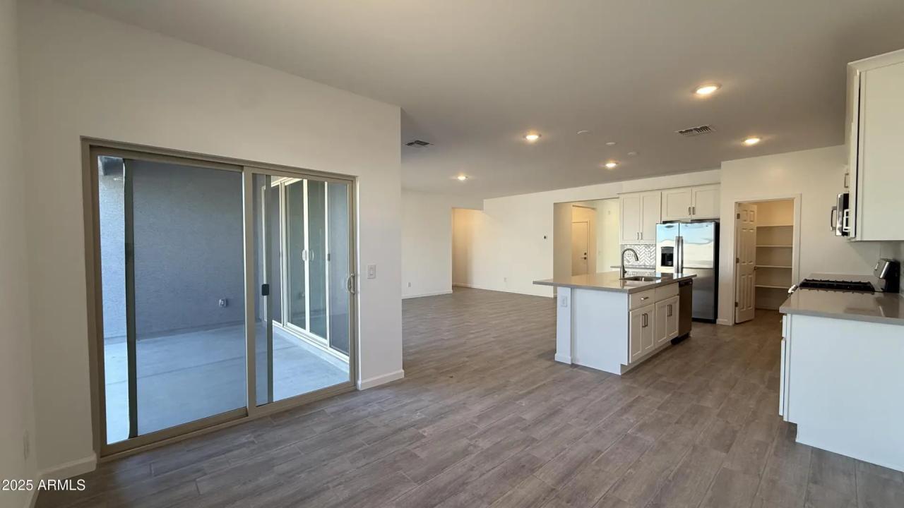 Real Estate Picture 14