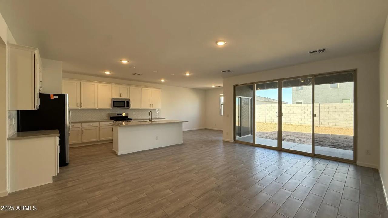 Real Estate Picture 15