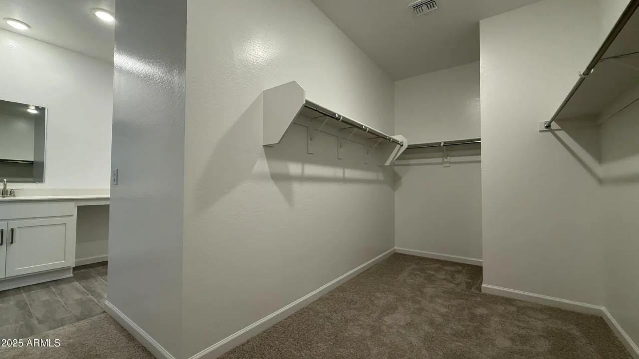 Real Estate Picture 18