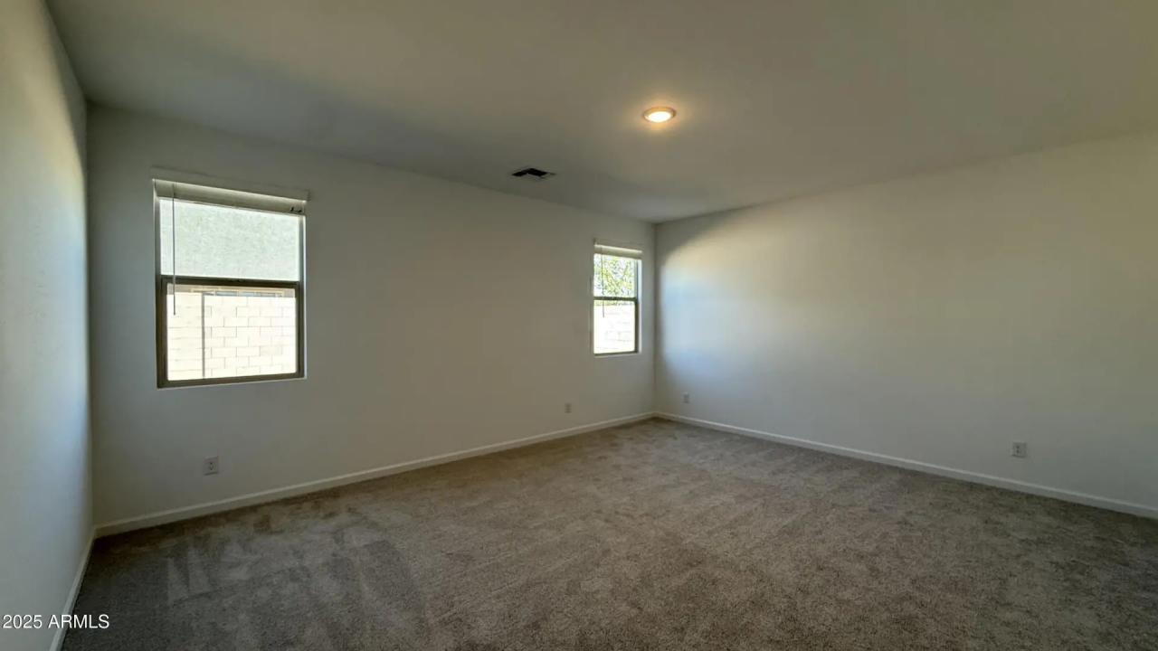 Real Estate Picture 19