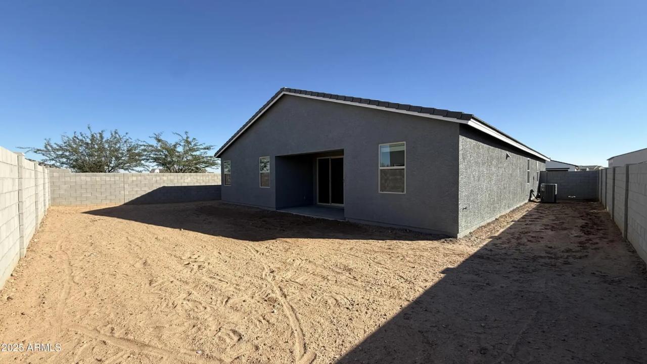 Real Estate Picture 24