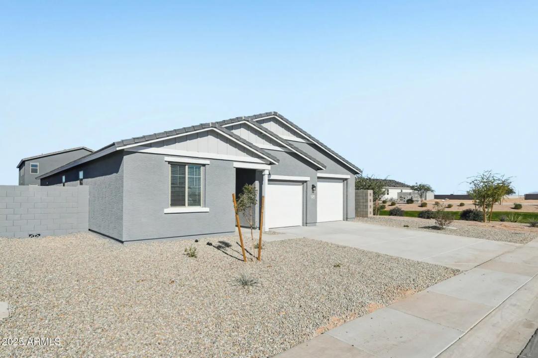 Real Estate Picture 4