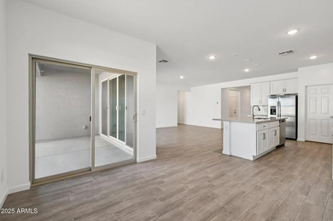 Real Estate Picture 8