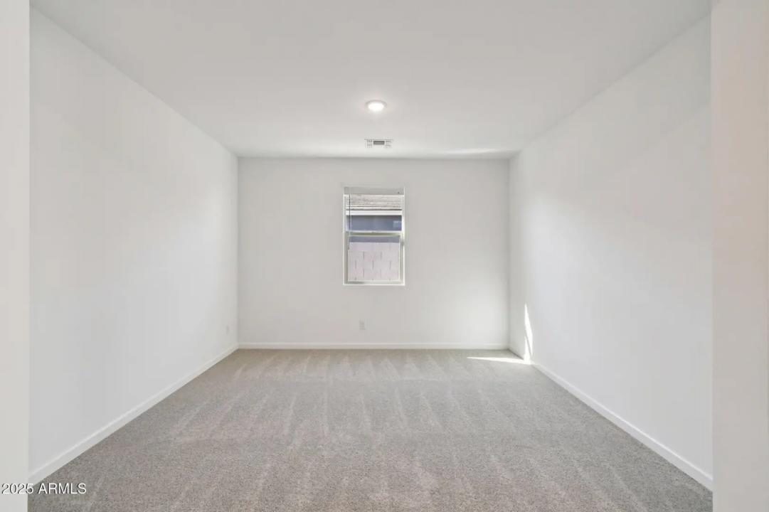 Real Estate Picture 17