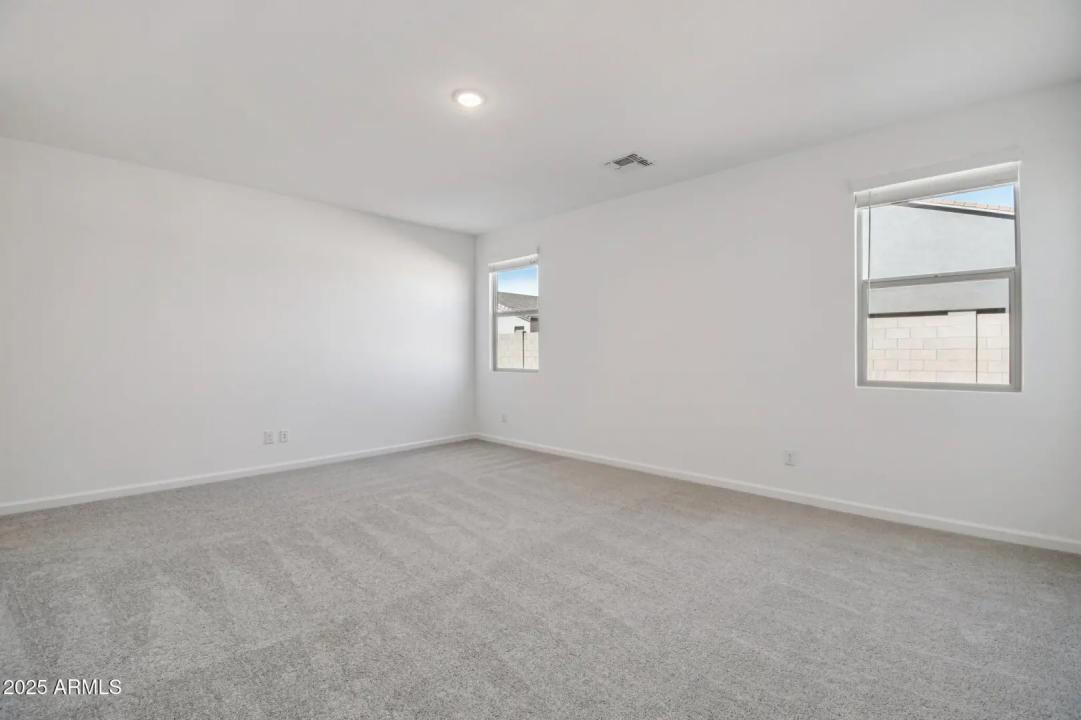 Real Estate Picture 22