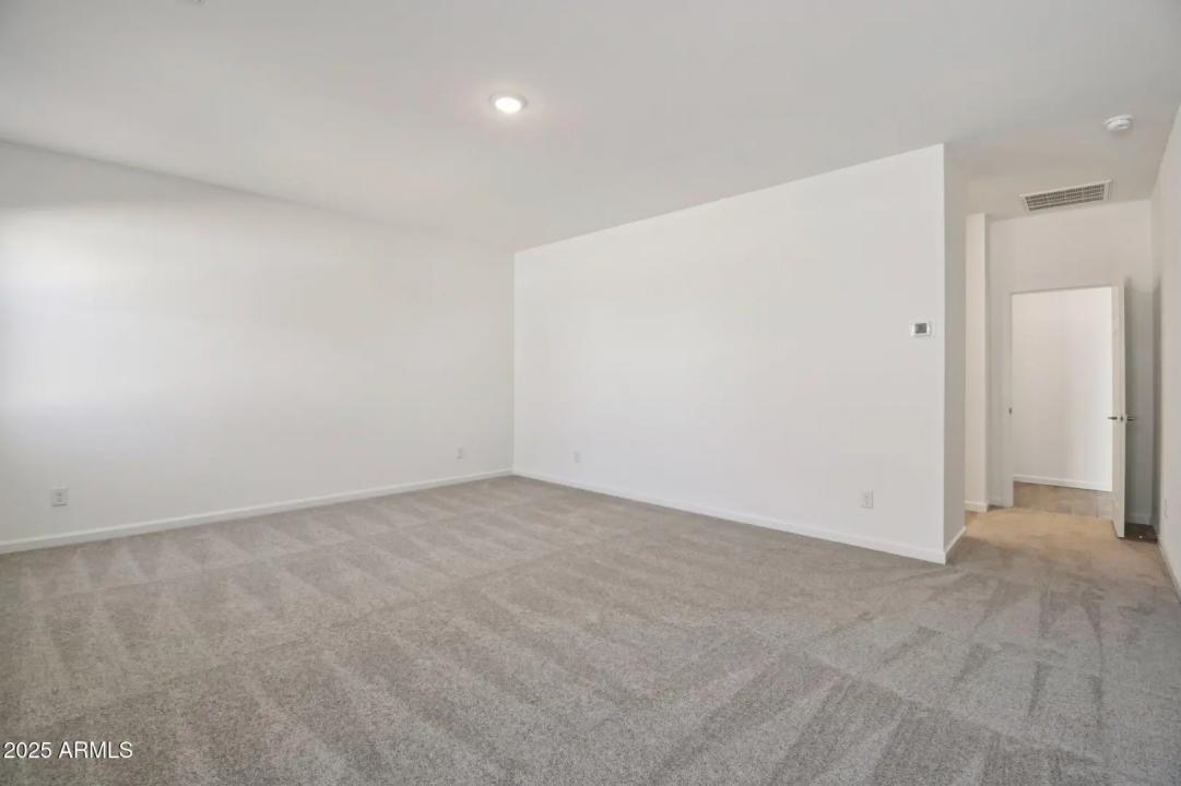 Real Estate Picture 23