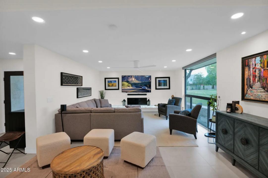 Real Estate Picture 7