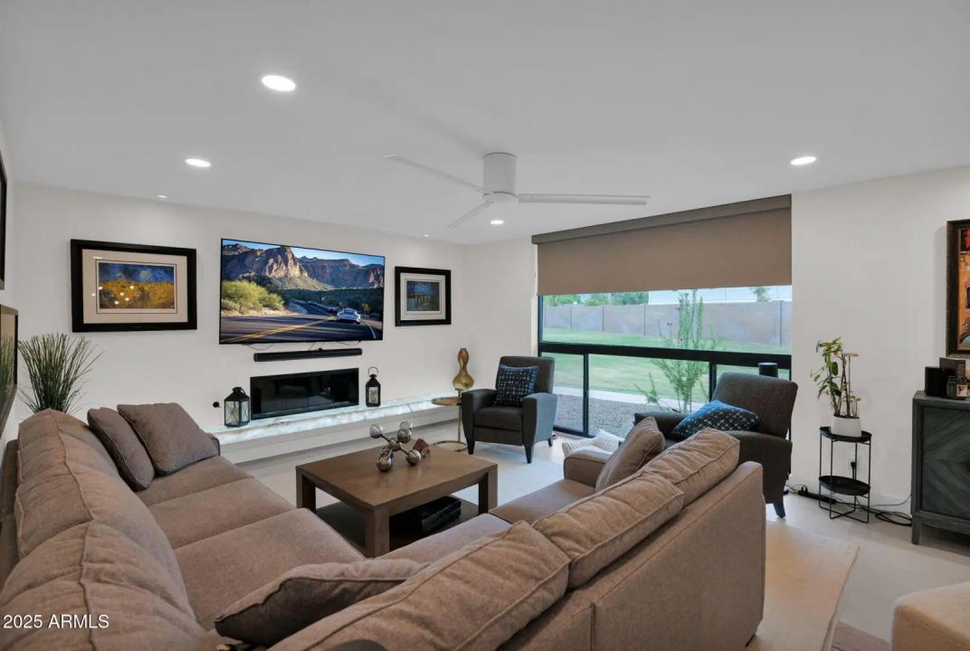 Real Estate Picture 8