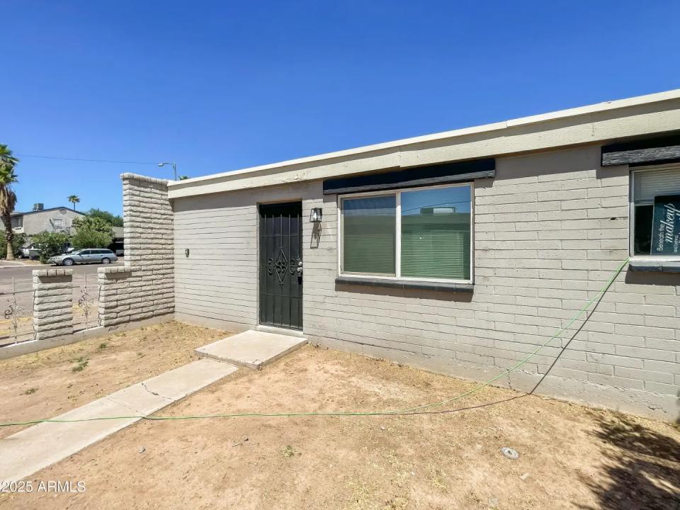 Real Estate Picture 3