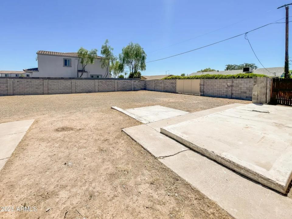 Real Estate Picture 13