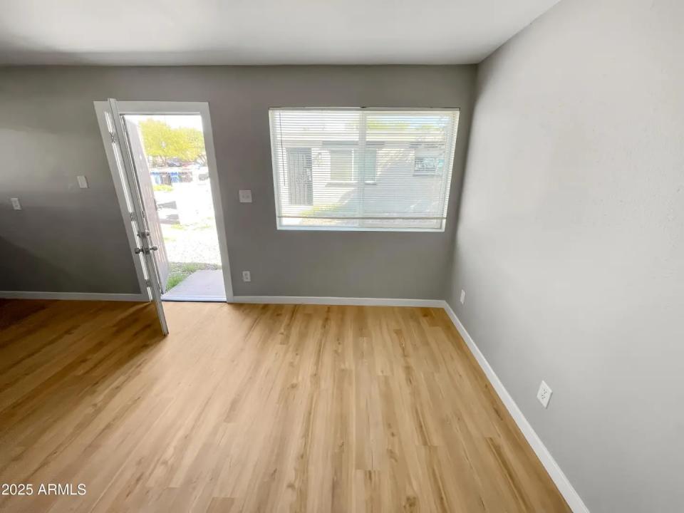 Real Estate Picture 11