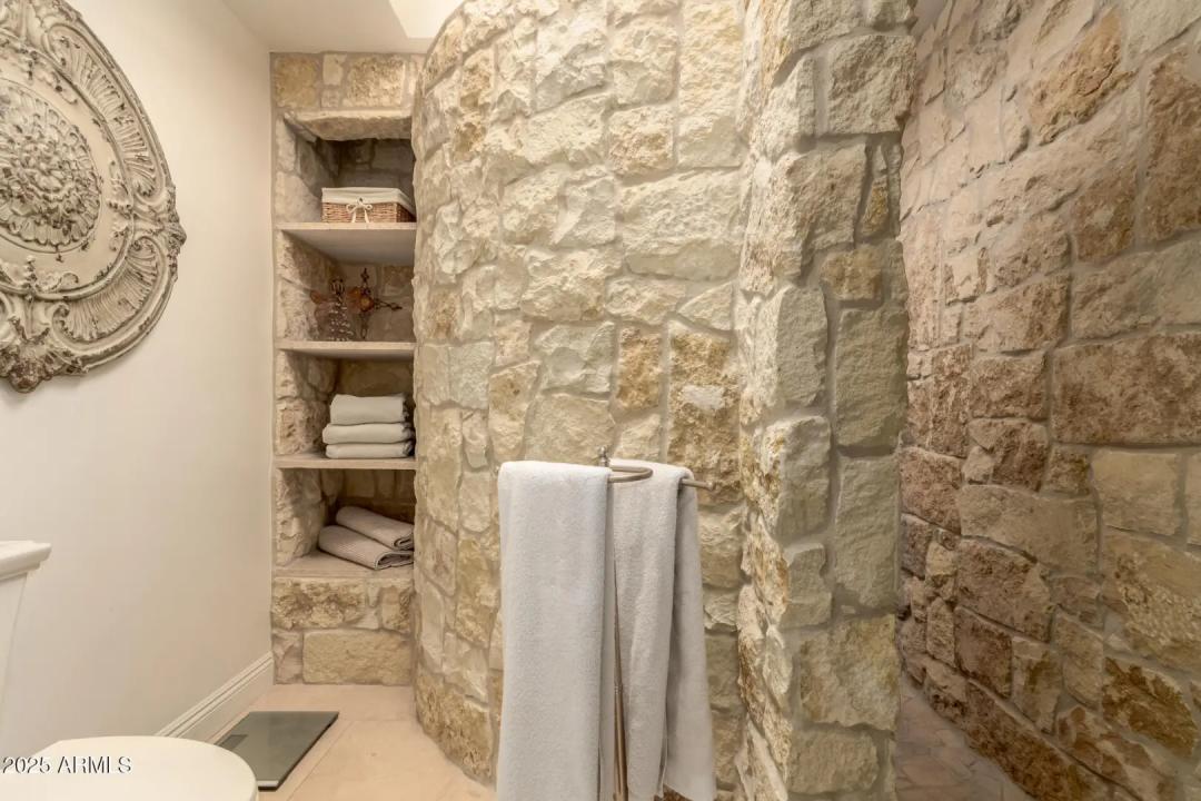 Real Estate Picture 26