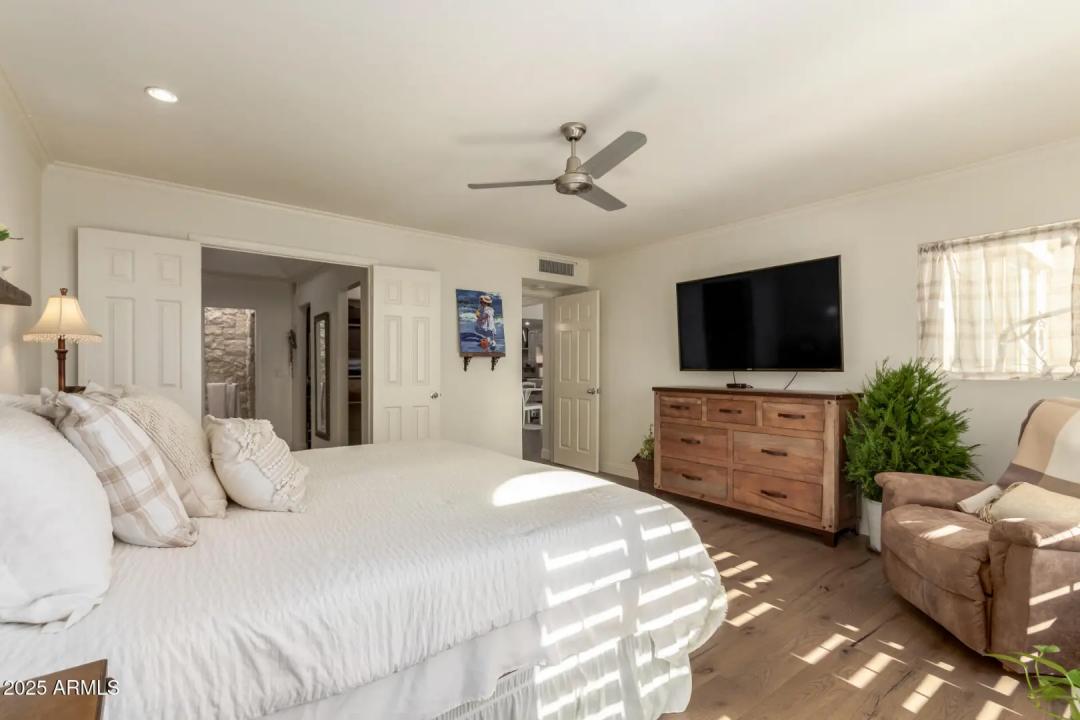 Real Estate Picture 22