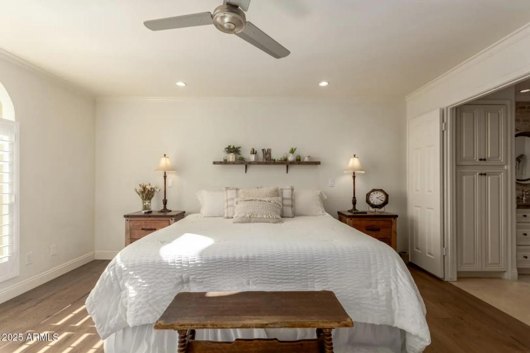 Real Estate Picture 23