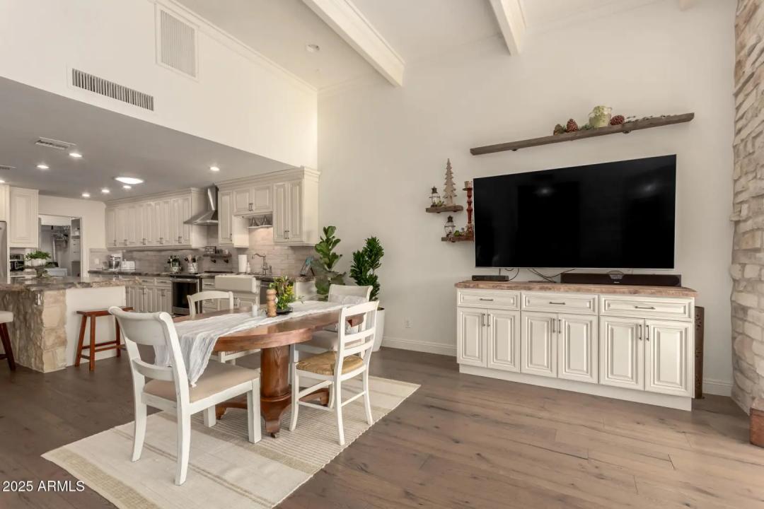 Real Estate Picture 13