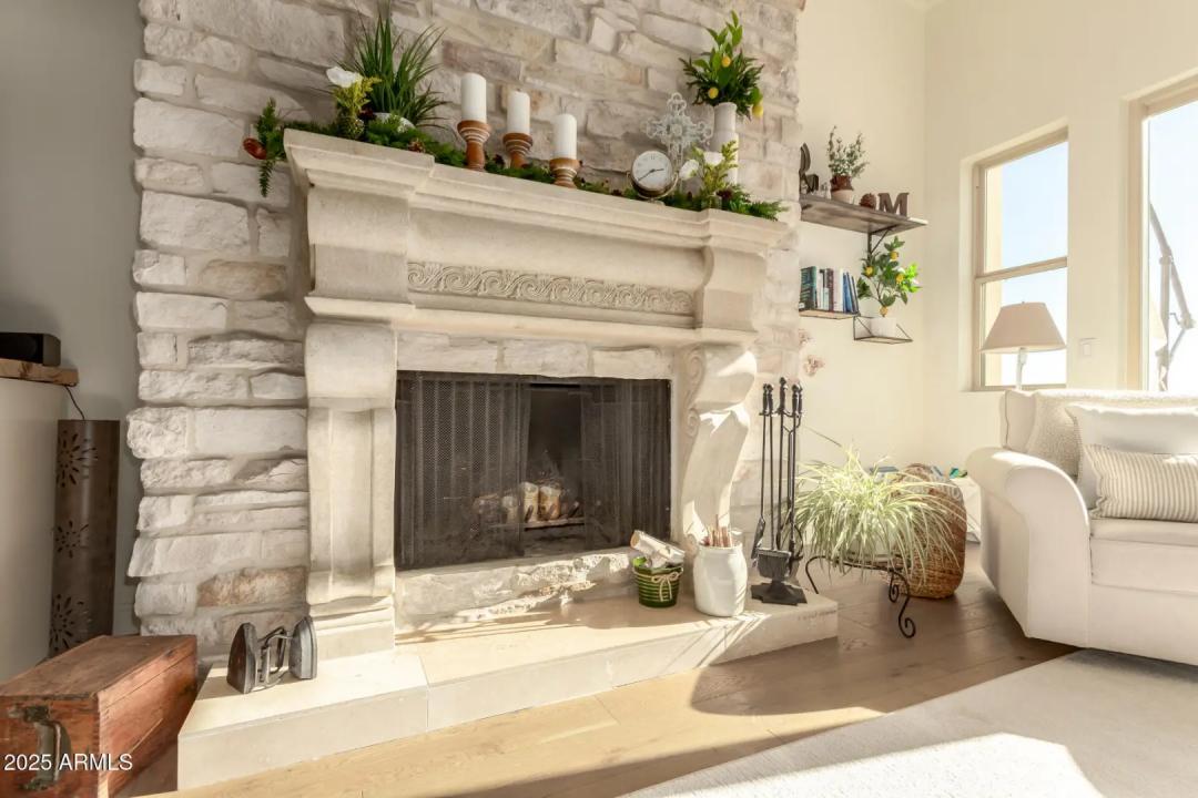 Real Estate Picture 15