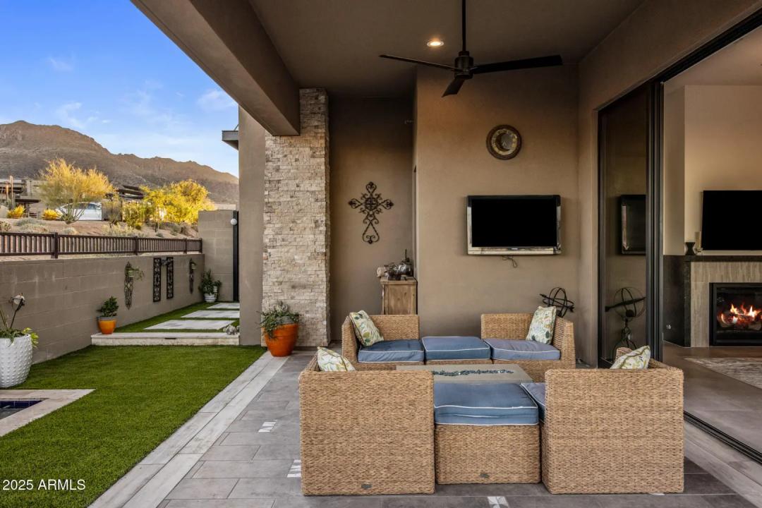 Real Estate Picture 4