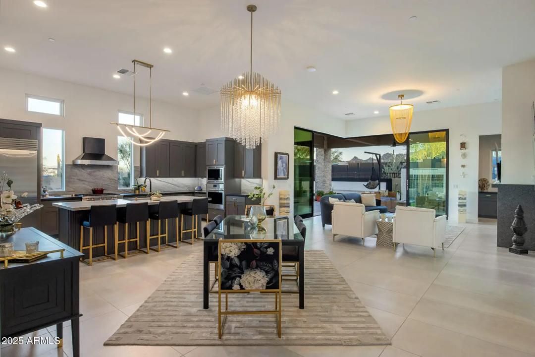 Real Estate Picture 8