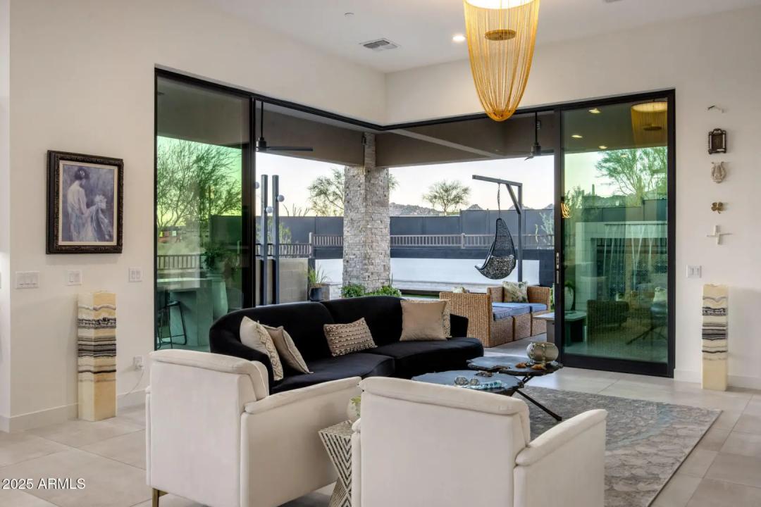 Real Estate Picture 10